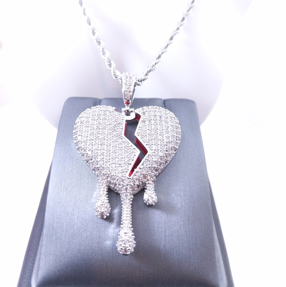 ❤️ Icy Dropping Heart + 20" Rope Chain - Picture 8 of 8